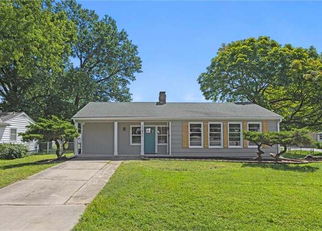 Property at 11911 E 44th St, Kansas City, MO 64133, 3 beds, 2 baths