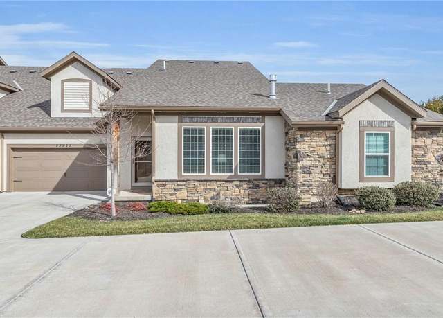 Property at 23923 W 66th St, Shawnee, KS 66226, 4 beds, 3 baths