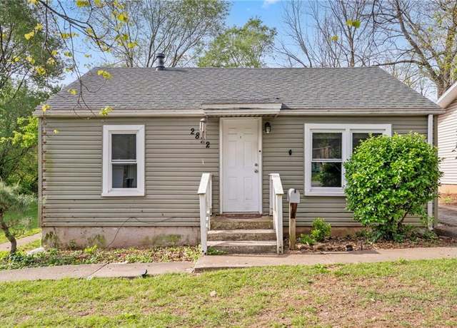 Property at 2822 W College St, Springfield, MO 65802, 3 beds, 1 bath