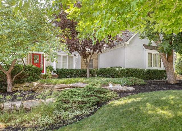 Property at 26266 W 110th Ter, Olathe, KS 66061, 5 beds, 4.5 baths