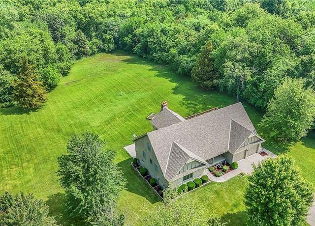 Property at 25908 Colbern Rd, Lee's Summit, MO 64086, 4 beds, 2.5 baths