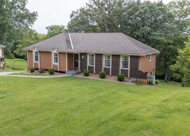 Property at 1210 W Forest Ln, Excelsior Springs, MO 64024, 3 beds, 2 baths