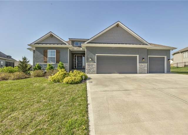 Property at 4246 Lakeview Ter, Basehor, KS 66007, 4 beds, 3 baths