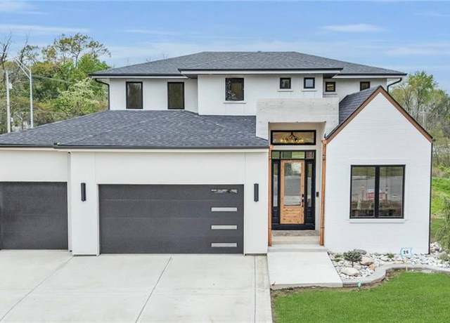 Property at 2621 NW 84th Pl, Kansas City, MO 64154, 4 beds, 4 baths
