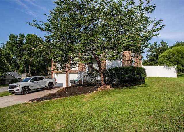 Property at 4800 NW Downing St, Blue Springs, MO 64015, 4 beds, 2 baths