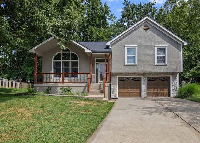 Property at 311 NE Bridge Pl, Blue Springs, MO 64014, 3 beds, 2.5 baths