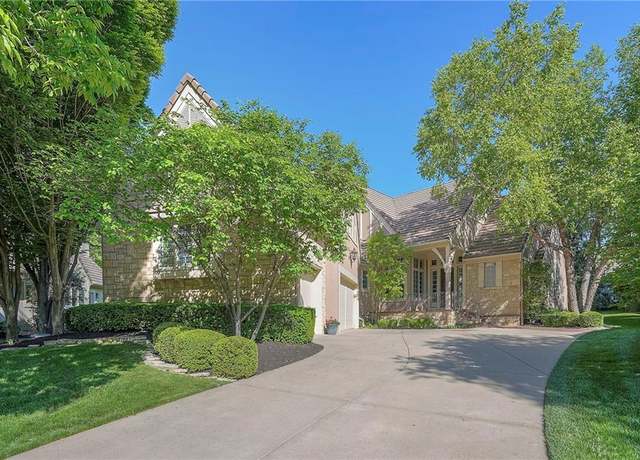 Property at 11352 El Monte Ct, Leawood, KS 66211, 4 beds, 3 baths