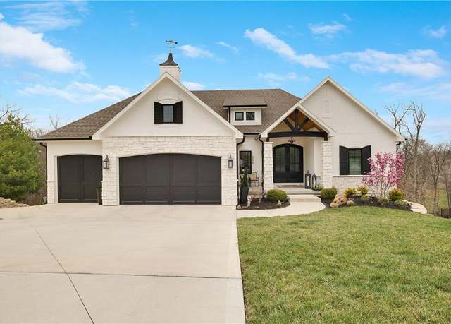 Property at 336 Thoreau Cir, Lee's Summit, MO 64081, 4 beds, 4.5 baths
