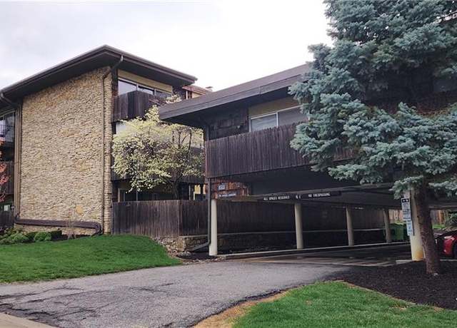 Property at 4511 Headwood Dr #7, Kansas City, MO 64111, 2 beds, 2.5 baths