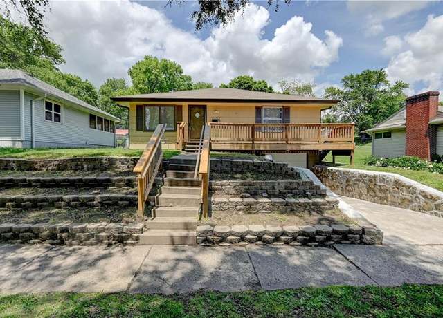 Property at 3427 Monterey St, St Joseph, MO 64507, 4 beds, 2.5 baths