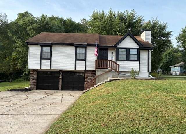 Property at 1201 NE 114th St, Kansas City, MO 64155, 3 beds, 2 baths