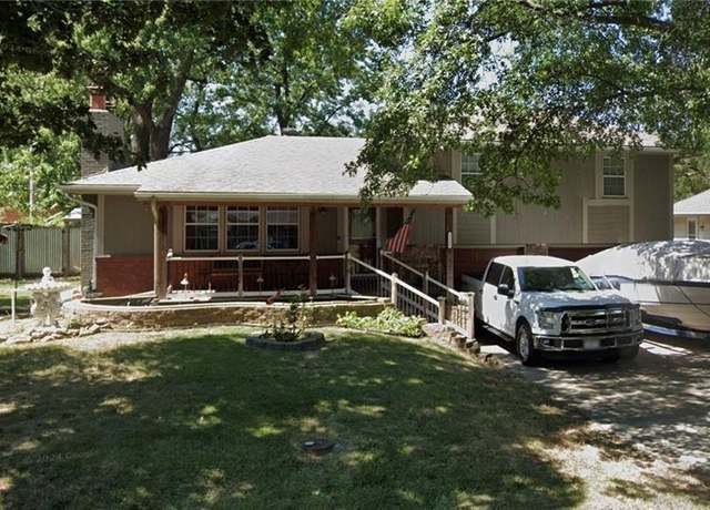 Property at 7216 Cedar St, Raytown, MO 64133, 3 beds, 1.5 baths