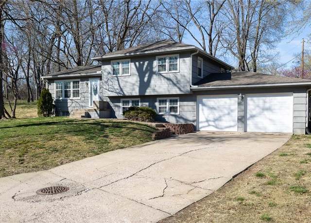 Property at 4208 50th St NE, Kansas City, MO 64119, 4 beds, 2 baths