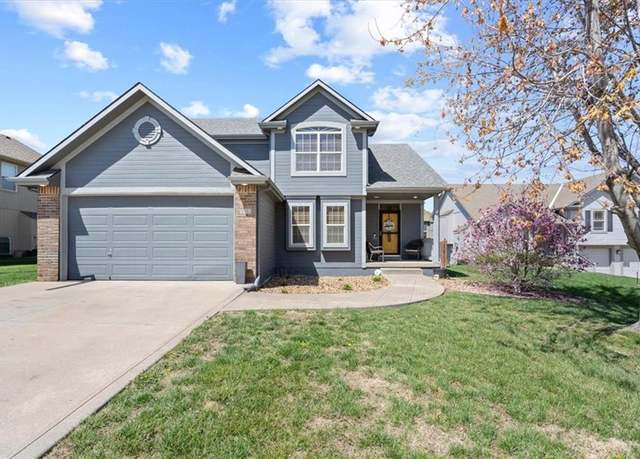 Property at 810 NW Mulberry Ct, Grain Valley, MO 64029, 4 beds, 3.5 baths