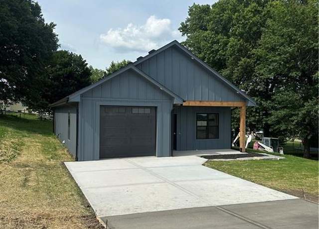 Property at 807 W Pleasant St, Odessa, MO 64076, 3 beds, 2 baths