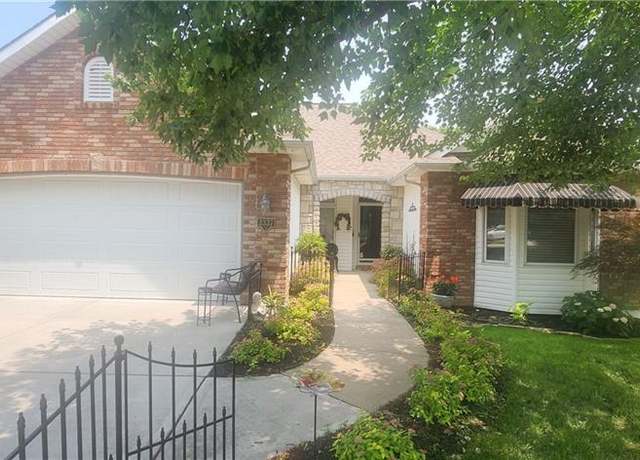 Property at 3337 S Victoria Dr, Blue Springs, MO 64015, 3 beds, 3 baths
