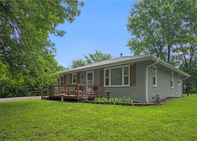 Property at 908 N 8th St, Lansing, KS 66043, 3 beds, 1 bath