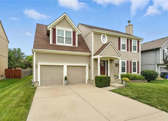 Property at 16366 South Hunter St, Olathe, KS 66062, 4 beds, 2.5 baths