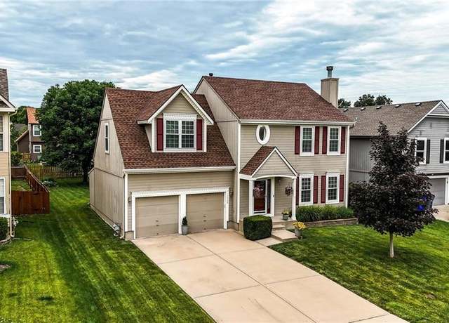 Property at 16366 South Hunter St, Olathe, KS 66062, 4 beds, 2.5 baths