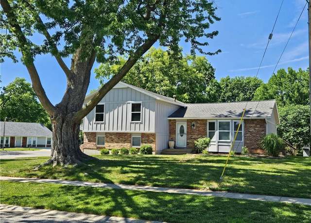 Property at 12800 W 100th St, Lenexa, KS 66215, 3 beds, 3 baths