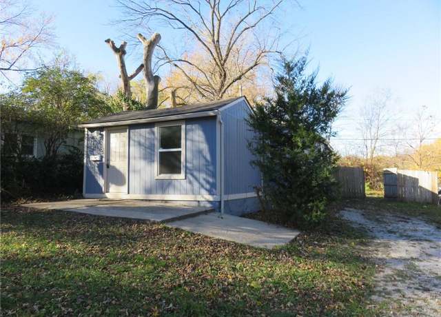 Property at 1002 S Haden St, Independence, MO 64050, 2 beds, 1 bath