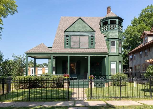 Property at 3632 Locust St, Kansas City, MO 64109, 6 beds, 2.5 baths