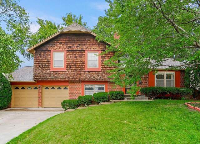 Property at 9604 W 99th Ter, Overland Park, KS 66212, 3 beds, 2 baths