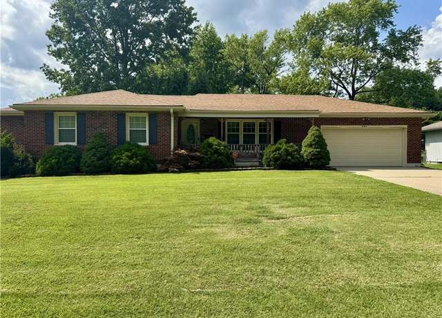 Property at 802 N Ute St, Independence, MO 64056, 3 beds, 2 baths