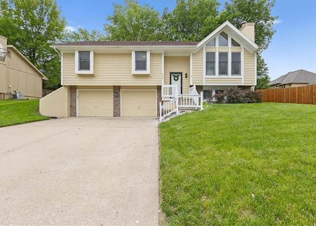Property at 4209 NW 65th St, Kansas City, MO 64151, 3 beds, 2.5 baths