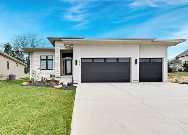 Property at 25102 W 98th Pl, Lenexa, KS 66227, 4 beds, 3 baths