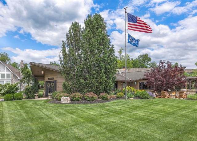 Property at 101 Algonquin Dr, Lake Winnebago, MO 64034, 4 beds, 3 baths