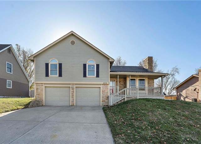 Property at 805 Feldspar St, Kearney, MO 64060, 3 beds, 2 baths