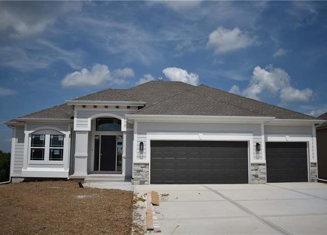 Property at 9808 N Laurel Ave, Kansas City, MO 64157, 4 beds, 4 baths