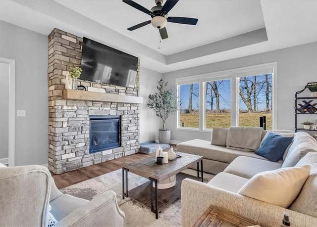 Property at 3970 NW 97th St, Kansas City, MO 64154, 3 beds, 3.5 baths