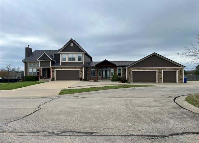 Property at 908 Cedar Ct, Paola, KS 66071, 6 beds, 3.5 baths