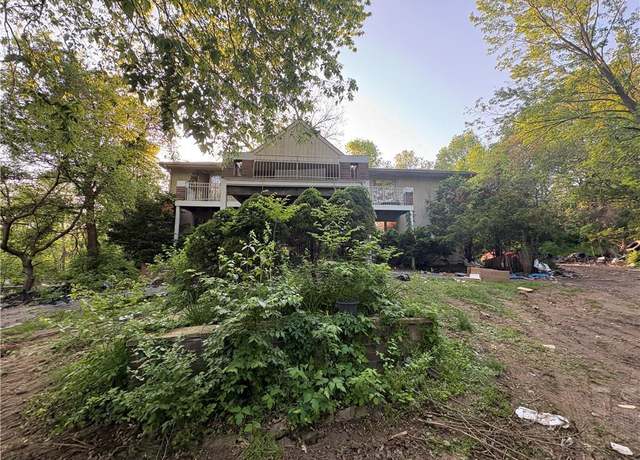 Property at 14580 NW 76th St, Kansas City, MO 64152, 4 beds, 3.5 baths