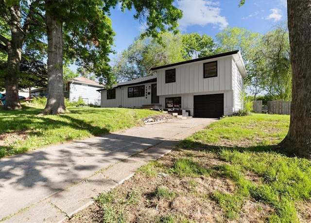 Property at 12500 E 52nd Ter S, Independence, MO 64055, 3 beds, 2 baths