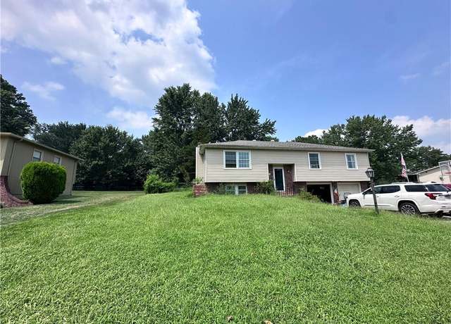 Property at 19 150th Rd, Warrensburg, MO 64093, 3 beds, 2 baths