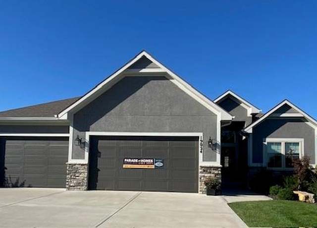 Property at 19024 Theden St, Spring Hill, KS 66083, 4 beds, 3 baths