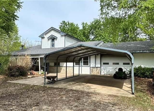 Property at 21709 S State Route 7 Hwy, Pleasant Hill, MO 64080, 4 beds, 2 baths