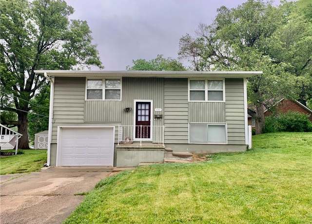Property at 503 W Halsey St, Maryville, MO 64468, 2 beds, 1.5 baths