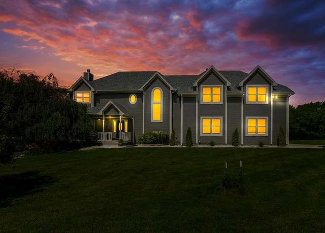 Property at 15300 Kelly Rd, Grandview, MO 64030, 8 beds, 4.5 baths