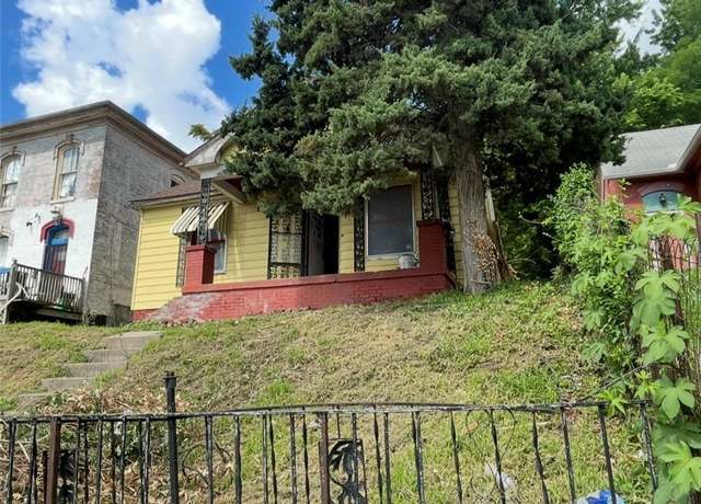 Property at 1214 N 2nd St, St Joseph, MO 64501, 2 beds, 1 bath