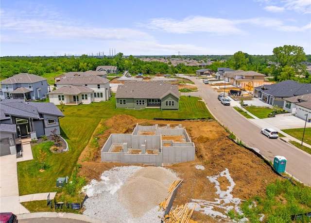 Property at 8972 Shady Bend Rd, Lenexa, KS 66227, 4 beds, 3.5 baths