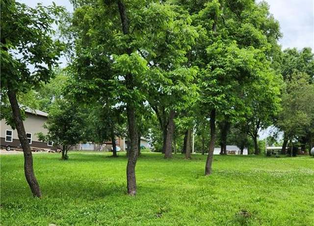 Property at 37 Lakeview Ln, Linn Valley, KS 66040