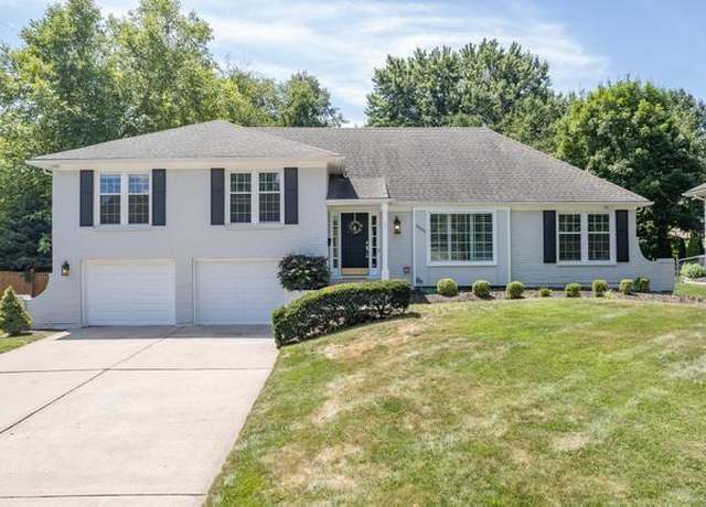 Property at 5501 W 86th St, Overland Park, KS 66207, 4 beds, 3.5 baths