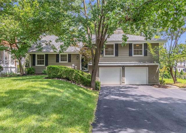 Property at 5551 Fairway Rd, Fairway, KS 66205, 3 beds, 3.5 baths