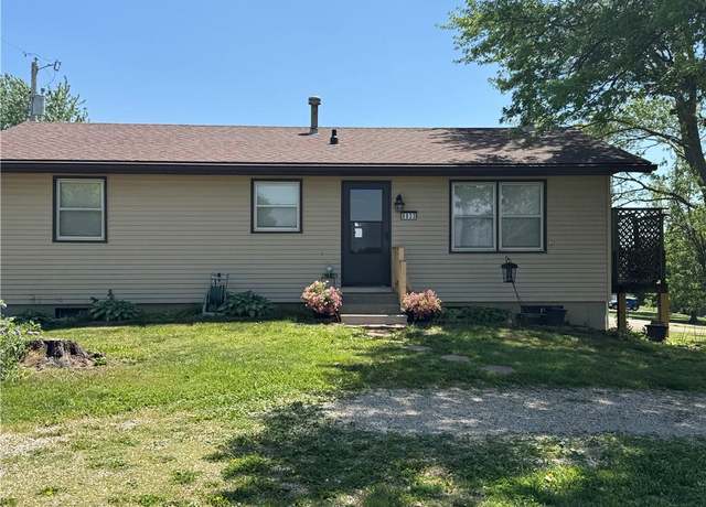 Property at 8833 Hickory Ln, Ozawkie, KS 66070, 2 beds, 2 baths