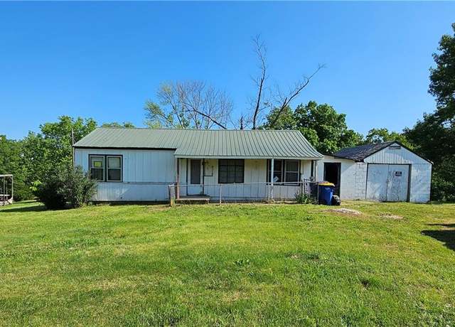 Property at W 83rd St #30720, De Soto, KS 66018, 3 beds, 1 bath