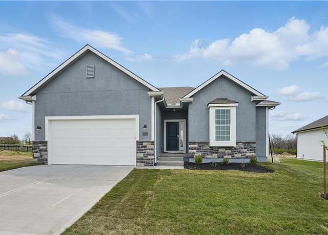 Property at 27015 E Dogwood Ln, Lee's Summit, MO 64086, 3 beds, 2 baths